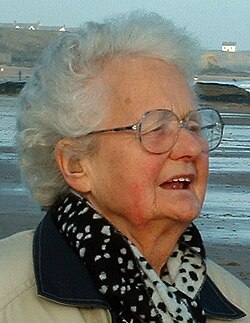 Mary Midgley en el año 2002