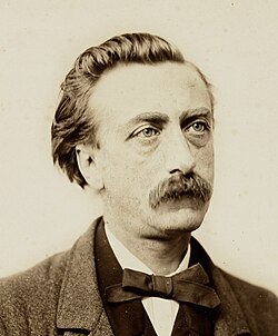 Retrato e información biográfica de Eduard Douwes Dekker como escritor y administrador colonial.