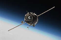 Satélite Soyuz TMA-16 acercándose a la Estación Espacial Internacional