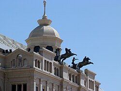 Fachada restaurada del estadio de Montjuic