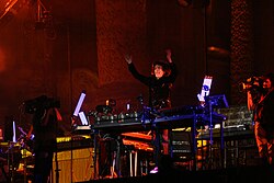 Jean-Michel Jarre actuando en directo en Santiago de Compostela en 2010