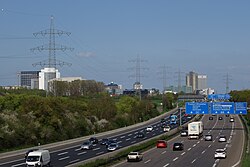 A 66 a lo largo de la frontera entre Eschborn y Fráncfort