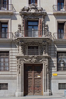 Fachada o elemento arquitectónico vinculado al patrimonio histórico madrileño