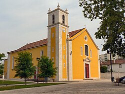 Iglesia parroquial de Loures
