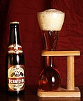 Cerveza Kwak en su inusual vaso