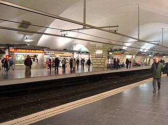 Andenes de la estación de la línea 1 en la Estación de Plaza de España