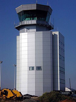 Torre de control del aeropuerto de Bristol