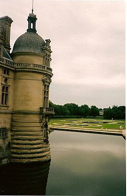 Vista parcial del castillo de Chantilly