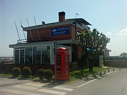 Academia de Pilotos en las instalaciones del aeródromo.