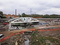 Trabajos de construcción de la LAV mixta en el cauce del río Besós en Mollet del Vallés.