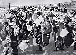 Refugiados civiles surcoreanos desplazados en el año 1950.