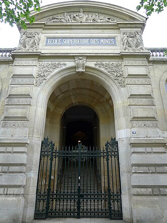 Edificio histórico relacionado con la institución