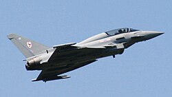 Avión de combate Eurofighter Typhoon en vuelo.