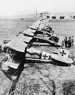 Cazas Albatros D.III en el aeródromo de Douai