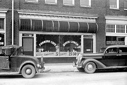 Local con dos puertas de entrada en Carolina del Norte, 1940.
