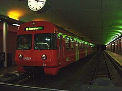 Tren de RBS en la estación de Berna cubriendo la S 8