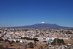 Panorámica de Puebla con el volcán La Malinche