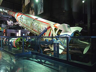 Cohete Diamant A exhibido en el Museo del Aire y del Espacio de Bourget