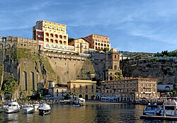 Vista del puerto de Sorrento