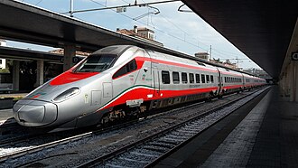 Unidad ETR 610 operando una ruta de la marca Frecciargento.