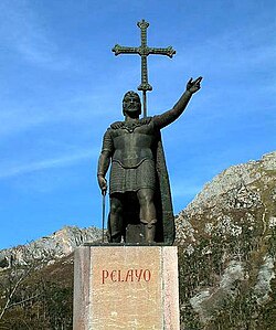 Estatua de don Pelayo en Covadonga