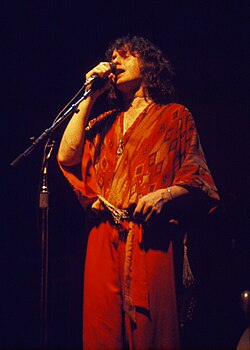 Jon Anderson en concierto junto a Yes en 1977
