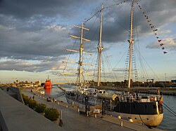 Bergantín-goleta Cervantes Saavedra en la Marina de Valencia