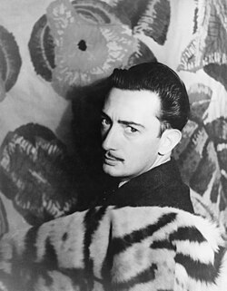 Retrato fotográfico de Salvador Dalí