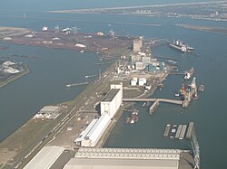 Detalle de las dársenas en Europoort