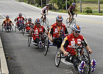 Equipo de hand bike en carretera