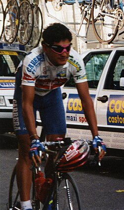 Retrato oficial de Claudio Chiappucci