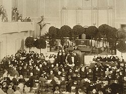 Fotografía histórica de la Asamblea Constituyente de Estonia en 1919