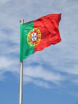 Bandera de Portugal ondeando