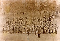 Regimiento chileno en formación tras la guerra del Pacífico