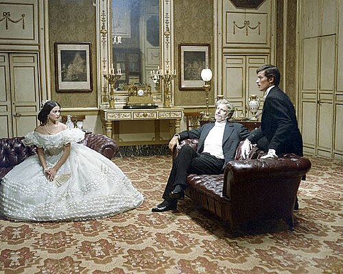 Fotograma de El gatopardo con Claudia Cardinale, Burt Lancaster y Alain Delon