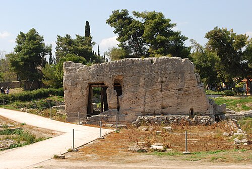 Vista de los restos excavados de la fuente de Glauce en la antigua Corinto.