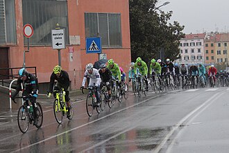 Fotografía panorámica del evento ciclista Milán-San Remo 2013