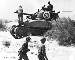 Un tanque M4 Sherman en Sicilia durante los desembarcos