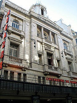 Fachada principal del Teatro Mogador en París