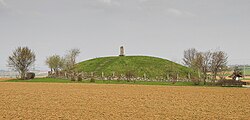 Estructura reconstruida de un túmulo funerario celta