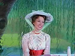 Escena de Mary Poppins rodada en los decorados del parque