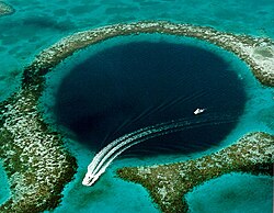 Vista aérea del Gran Agujero Azul en Belice