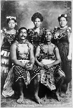 Fotografía histórica de una familia samoana tomada en el año 1914