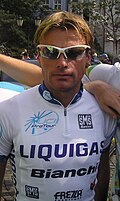 Danilo Di Luca luciendo el maillot blanco distintivo