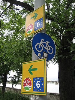 Señales de la ruta en Budapest, Hungría
