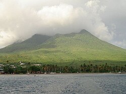 Nubes sobre el Pico Nieves