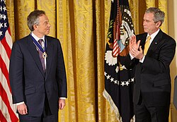 Blair recibiendo la Medalla Presidencial de la Libertad