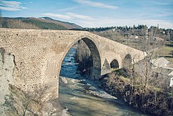 Puente medieval de San Miguel sobre el río Aragón