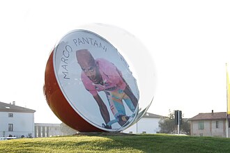 Monumento a Marco Pantani en Imola