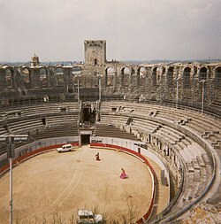 Vista interior del anfiteatro romano de Arlés